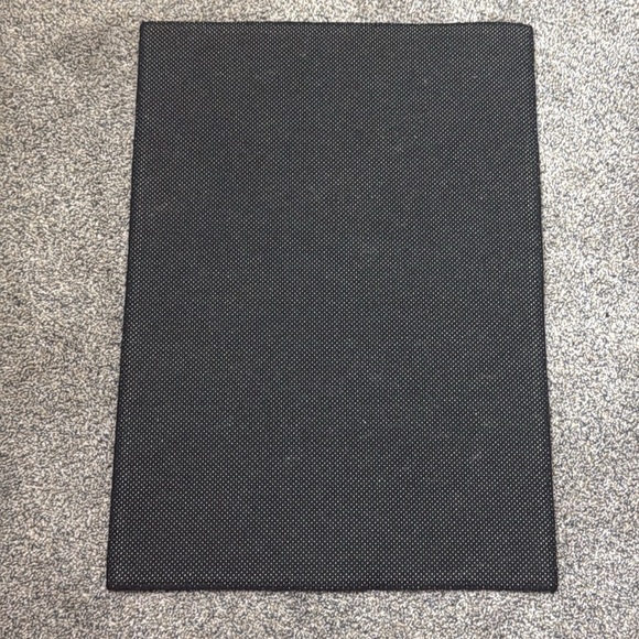 NEW! RUG POKEMON 20”x28” - CHARMELEON - Picture 2 of 2